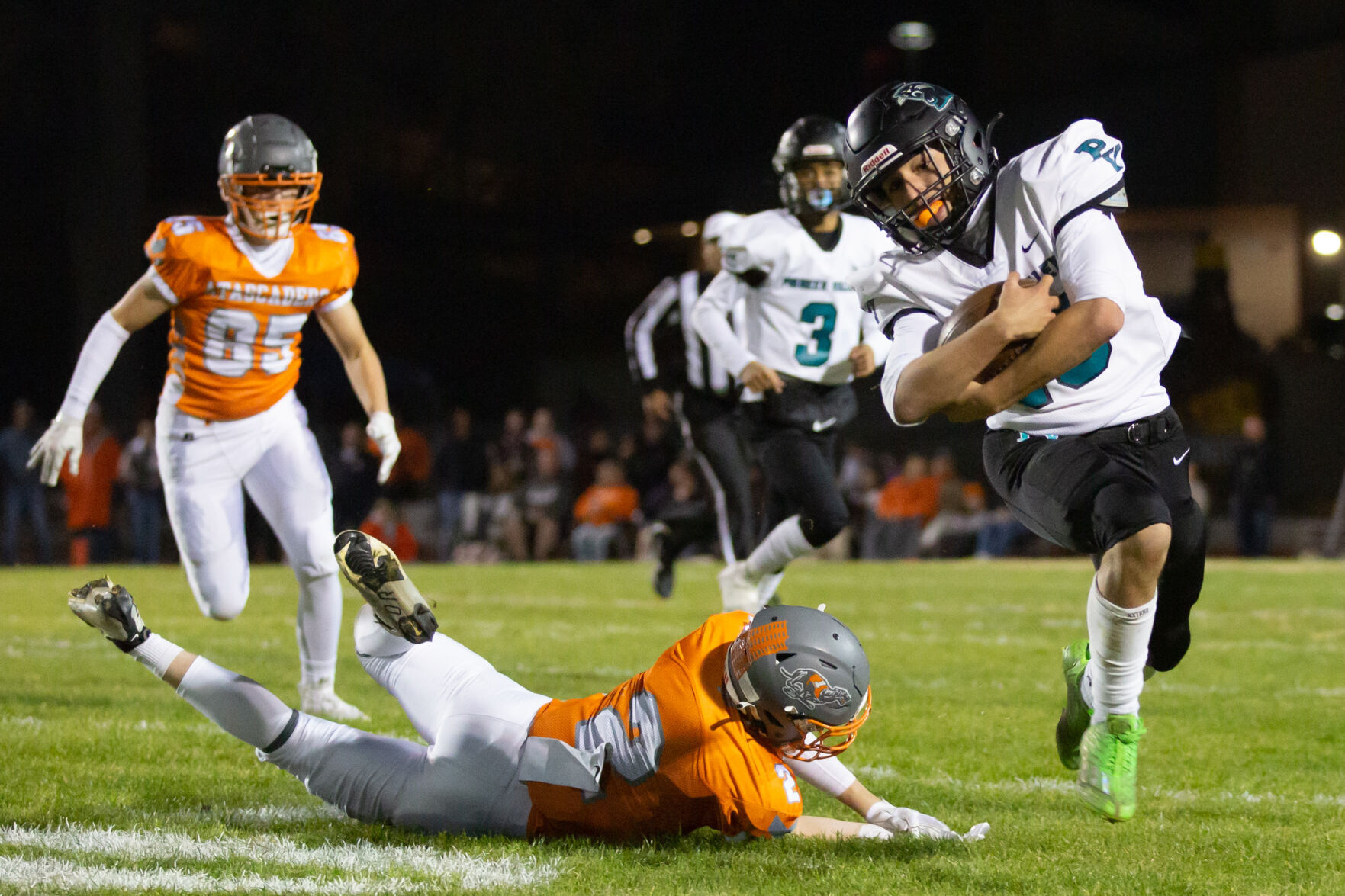 112522 Pioneer Atascadero Football 05.jpg
